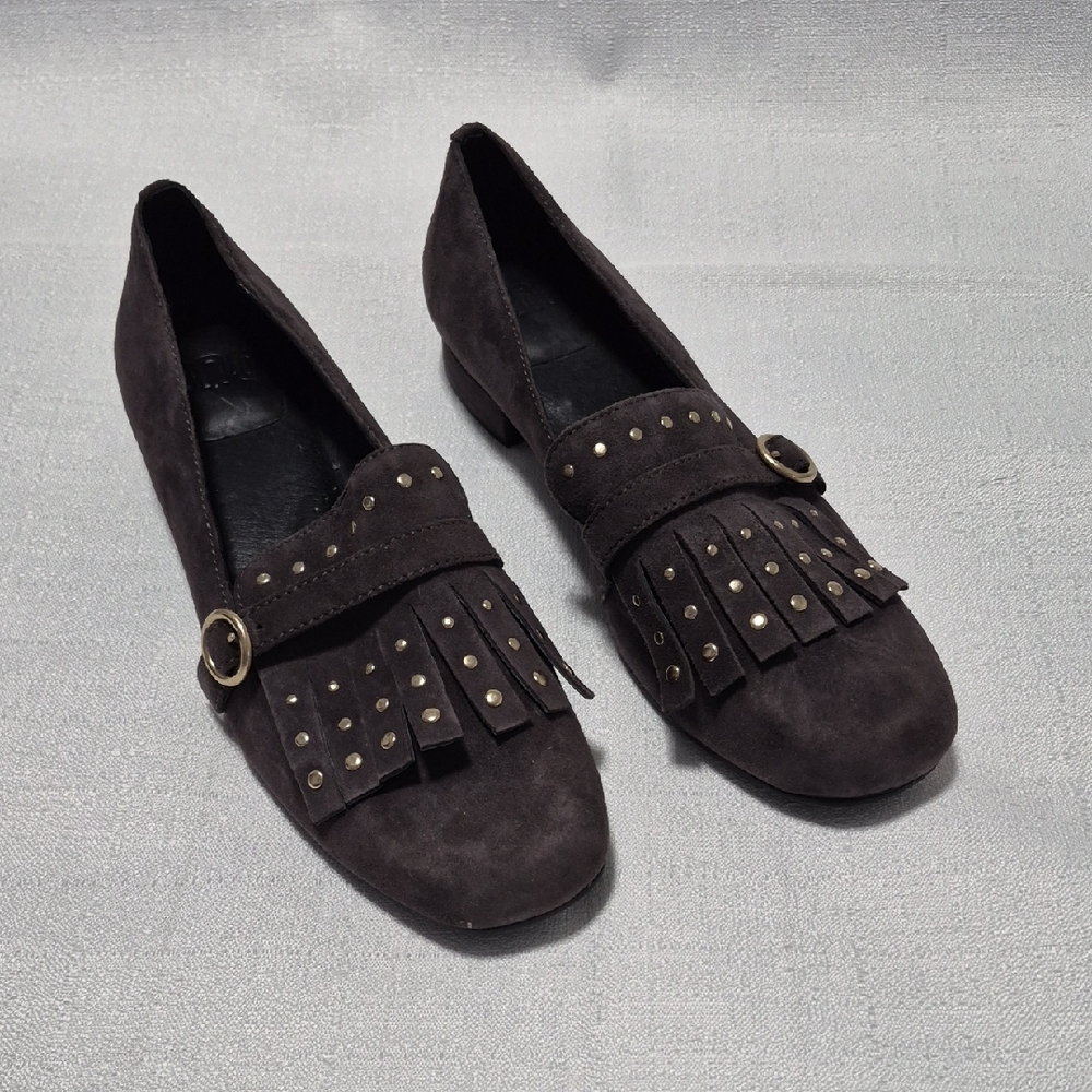 ONO Elegant Gray Suede Loafers with Fringe Detail Silver Accent Women Size 6.5M